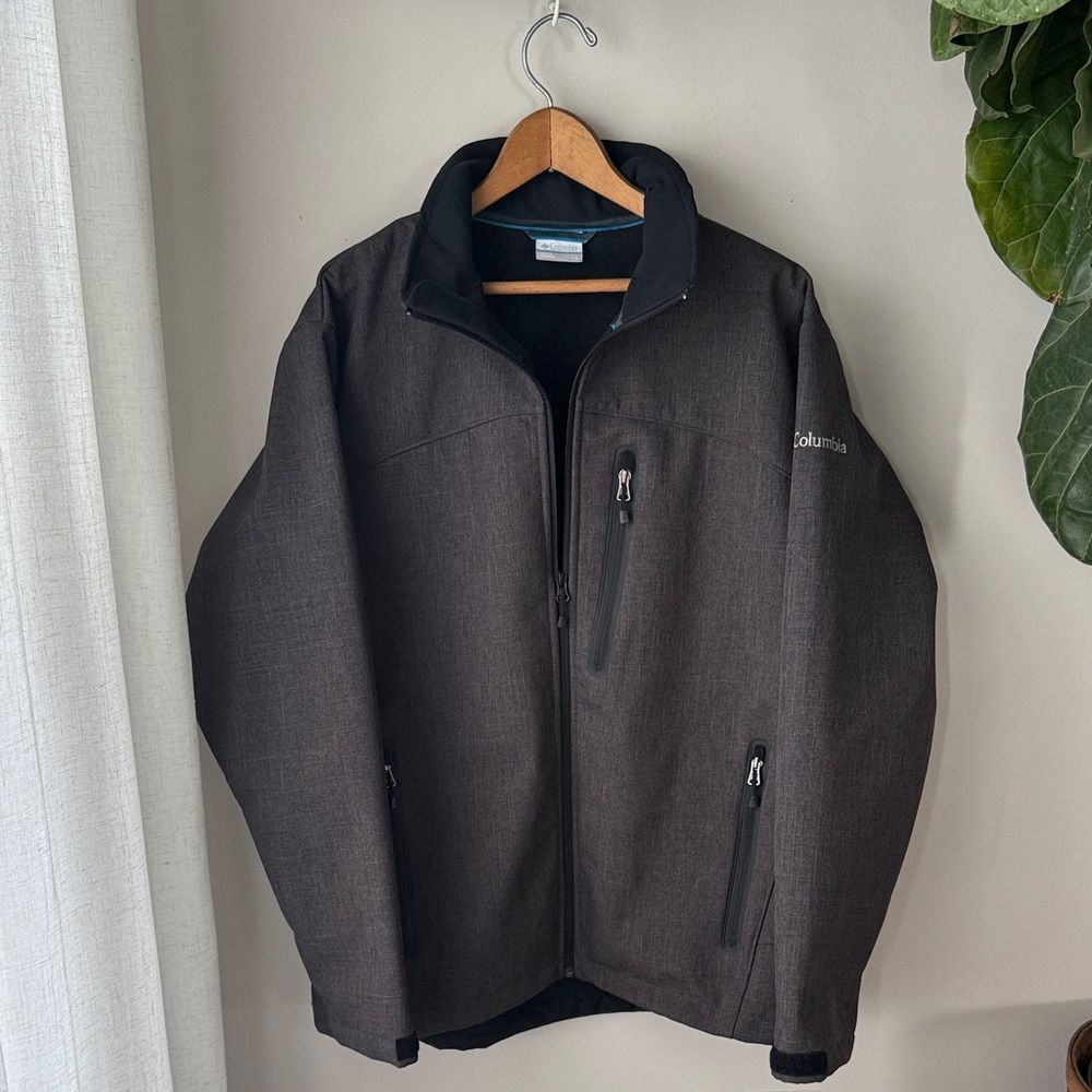 Columbia Men's Gray Lucky Find ll Softshell Water Resistant Fleece Lined Jacket